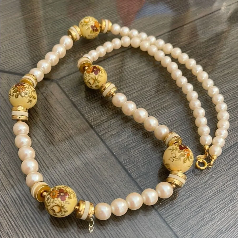 Vintage Japan Floral & Faux Pearl Beaded Necklace